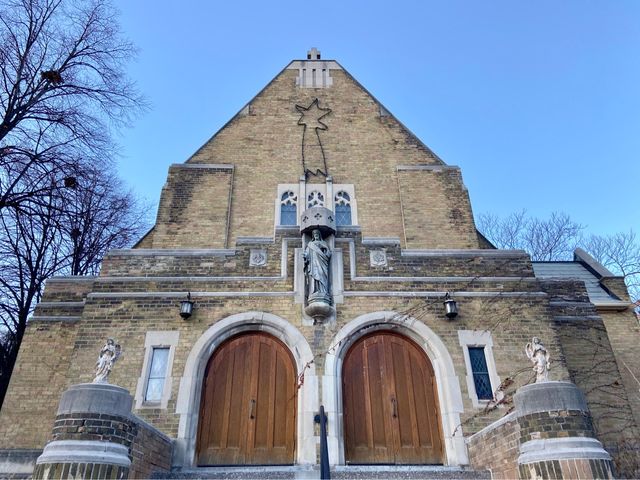 Diferrent Churches in one area Toronto 🇨🇦