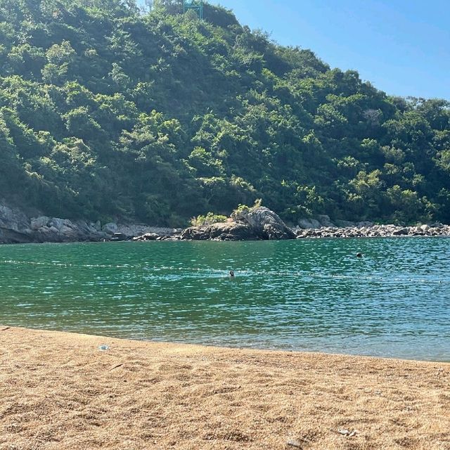 Idyllic beach cove on Dapeng peninsula