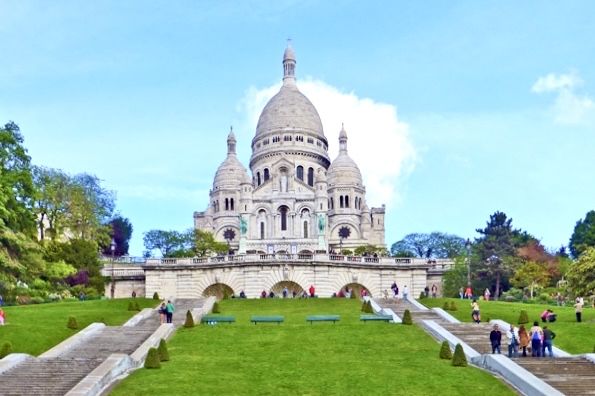 Snow-white Sacré-Cœur Basilica, Paris, France.