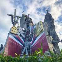 History told in the form of statues 