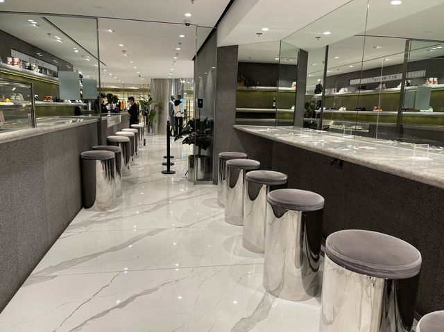 潮牌店內驚喜CAFE@OFF-WHITE