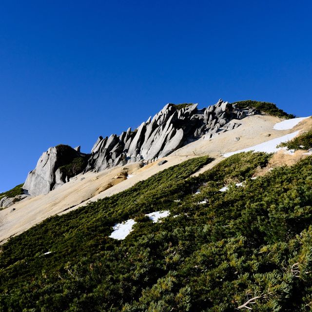 晩秋の燕岳