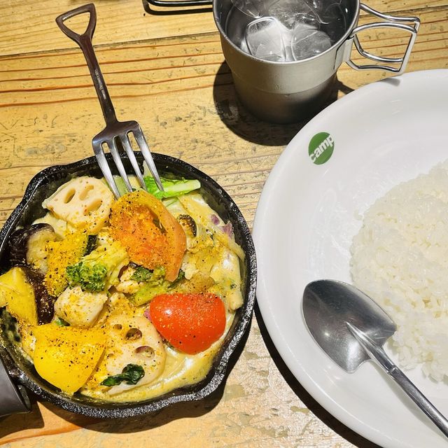 野菜を食べるカレーcamp博多店