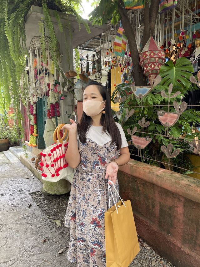 ฉำฉา market