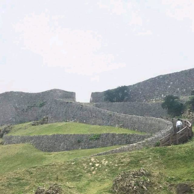 ปราสาทนากางุสึคุ (Nakagusuku Castle)