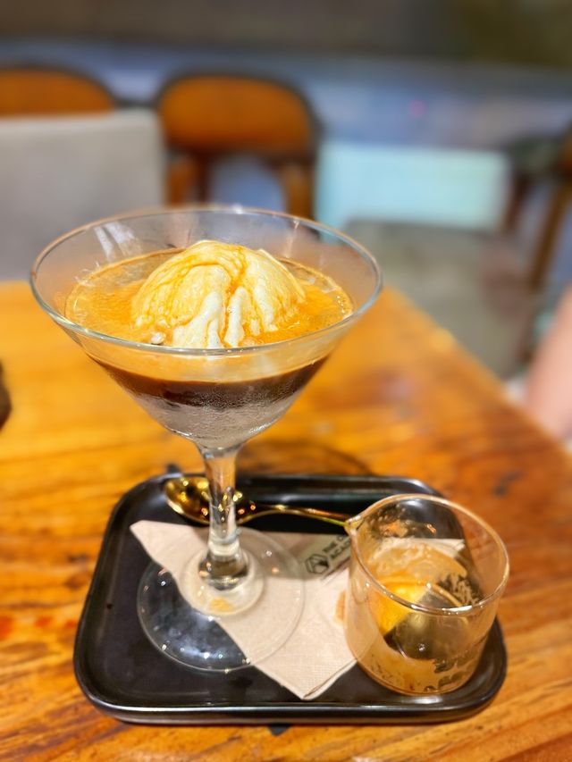 灣仔鬧市中寫意咖啡店☕️
