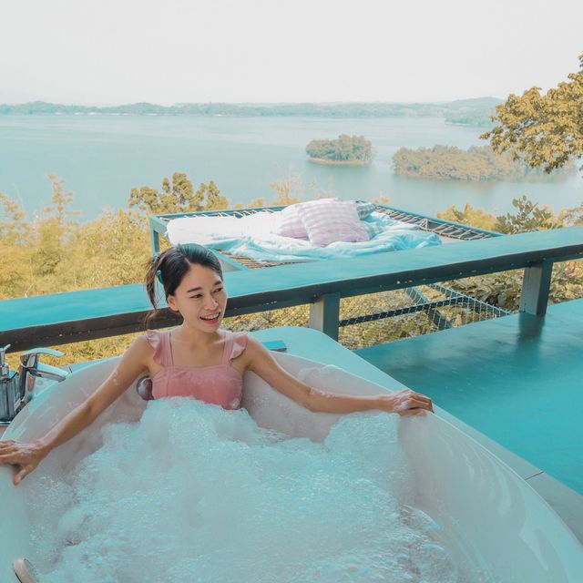 ที่พักวิวอลังๆฟีลบาหลีที่ กาญจนบุรี