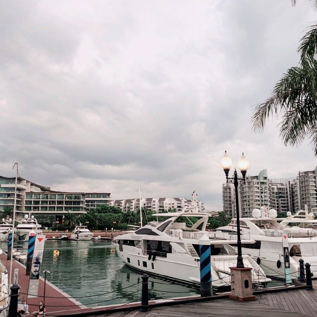 Walk @ Sentosa Cove Village