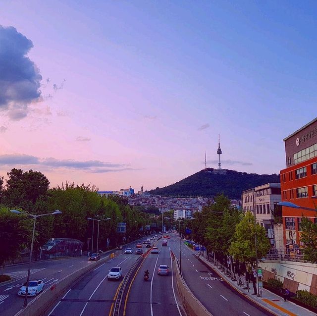 🌃 N서울타워가 보이는 노을, 야경 맛집 [녹사평역 육교]