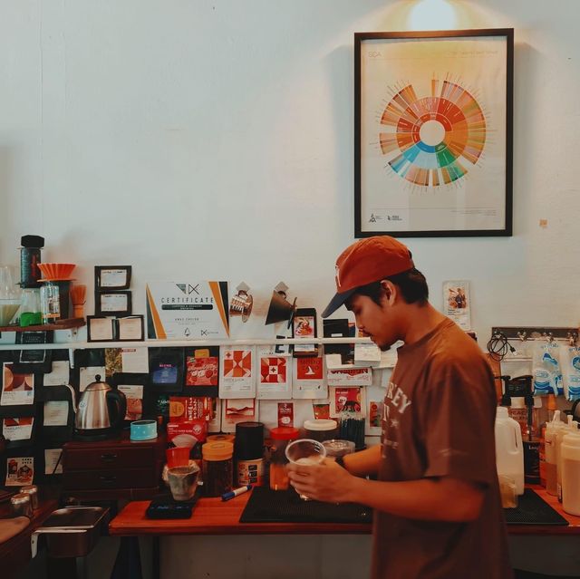 ร้านกาแฟสไตล์วินเทจ 📌Tujohbelas.1 