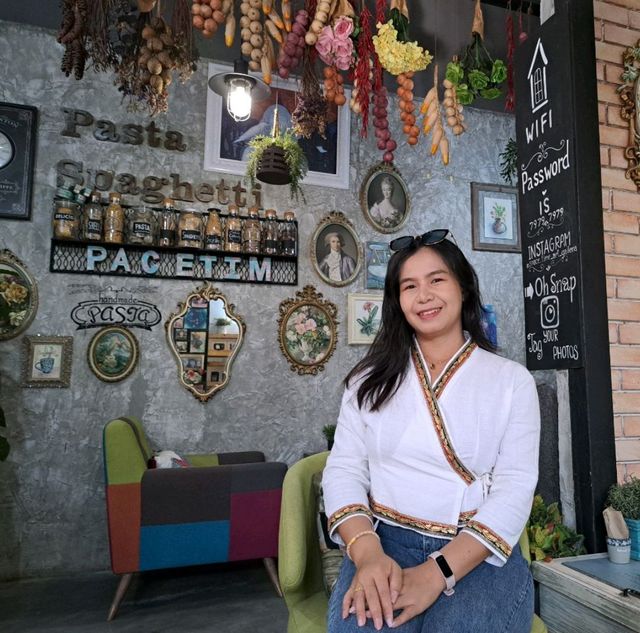 พาชมแกลอรี่ลับในคาเฟ่ย่านลาดกระบัง