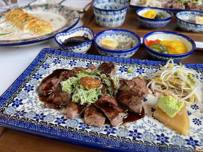 [한옥무드 맛집]플레이팅까지 완벽한 혜화 미도인🍱 | 트립닷컴 서울 트래블로그
