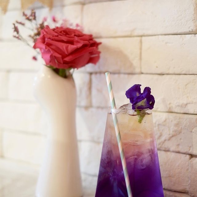 Flower themed cafe~❤️🌸🌺