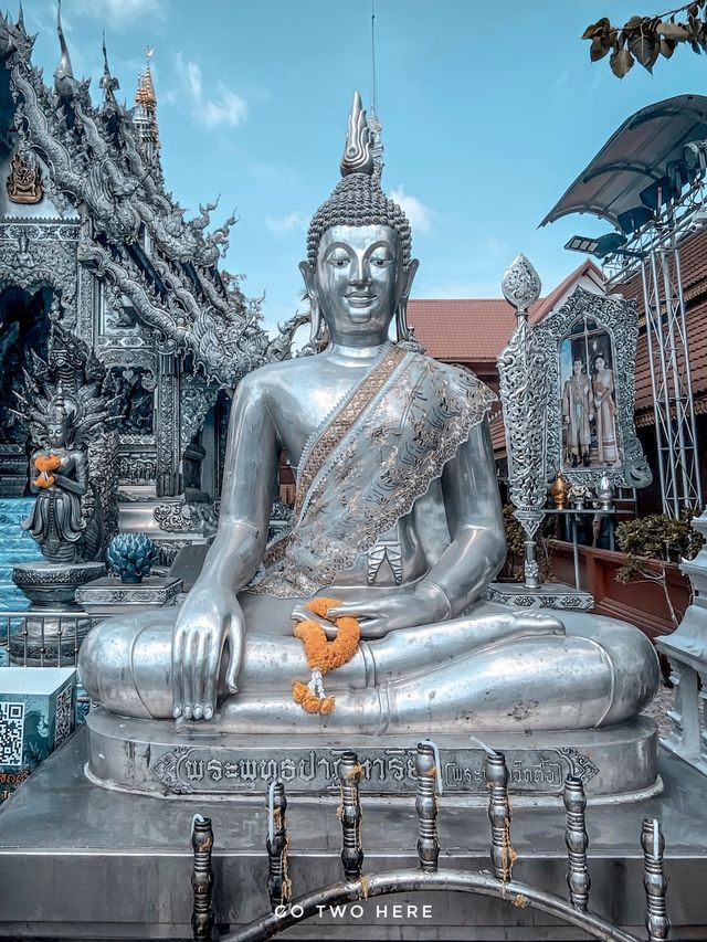 อุโบสถเงินหลังแรกของโลก