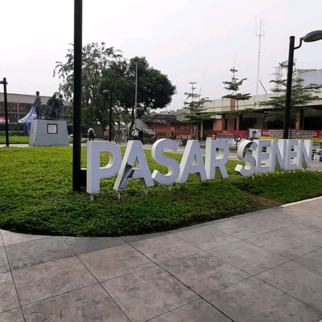 Stasiun Kereta Api Pasar Senen