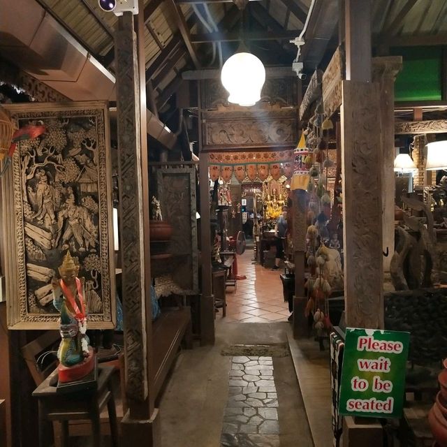 อาหารเหนือต้องมาเยือน...เฮือนเพ็ญ