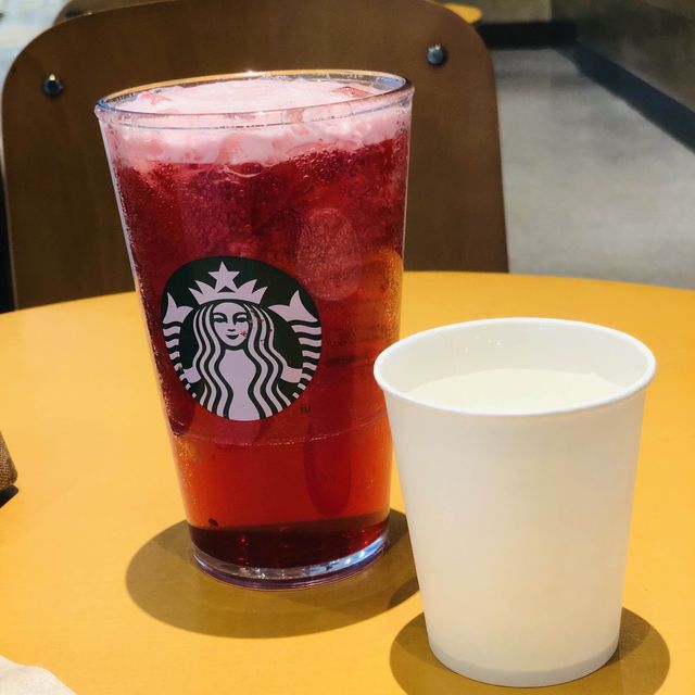 Starbucks Ayala Cloverleaf 