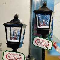 Santa Claus is comin to town