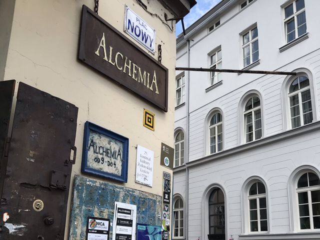 คาเฟ่เก๋ ๆ Alchemia ย่าน Jewish quarter in Krakow