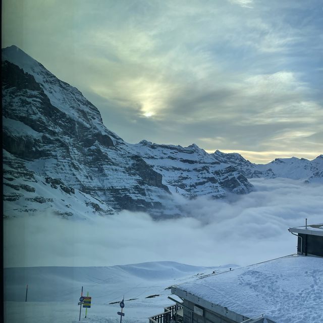 登上全歐洲最高嘅雪山🏔️少女峰👩🏻