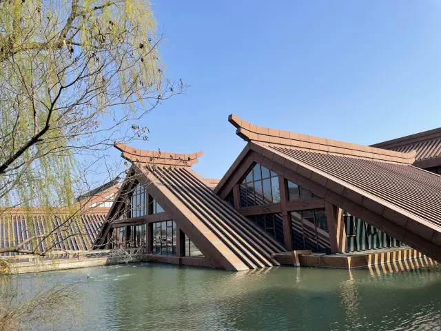 漂浮於湖水中的博物館-廣富林遺址公園