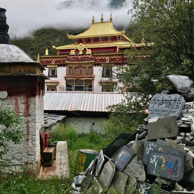 beautiful Chonggu Tibetan Monastery 3900m