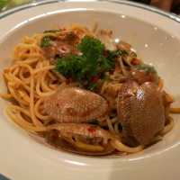 สุขสม นมสด (Sooksom Nomsod)