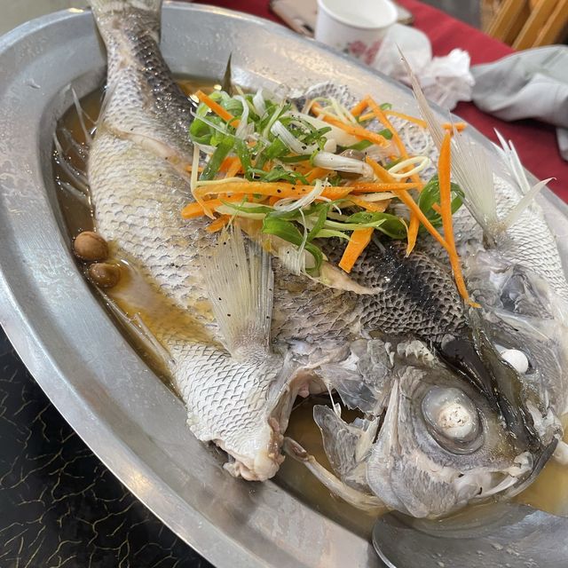 宜蘭縣頭城鎮的海鮮餐廳🦞老漁港餐廳🍴許多觀光客推薦要來品嚐的好餐廳👍