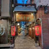 【大阪 法善寺横丁】いちばん美しい黄昏時の法善寺さん✨