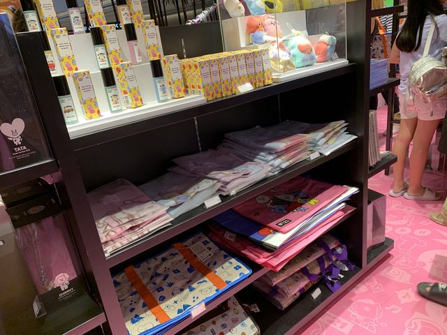 Cute BT21 pop up store 😍! 