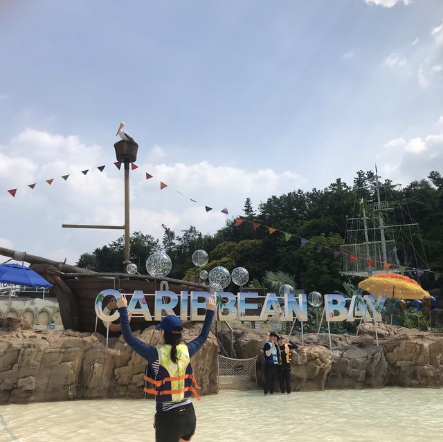 캐리비안베이 파도풀에 풍덩