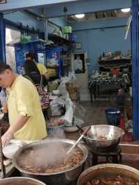 ขาหมูย่านบางรัก ร้านนี้เด็ด