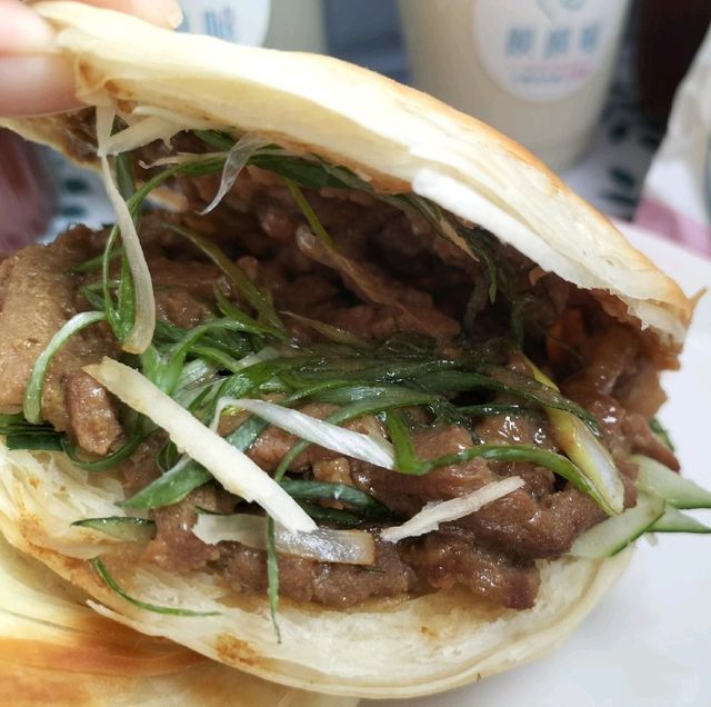 饃饃噠心動肉夾饃 意想不到的香酥餅皮