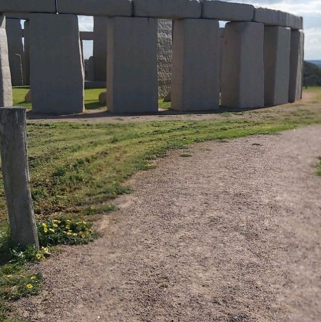 Parallel Stonehenge