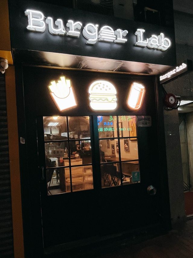 用心小店巨型🍔