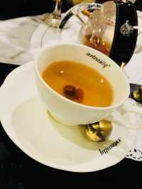 a cosy n luxurious tea lounge💖💞💕