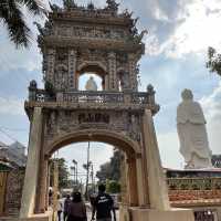 check out huge temple, reclining Buddha 
