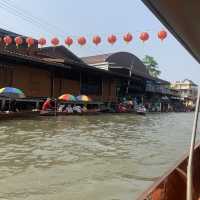 Floating on a Floating Market 🛶🇹🇭