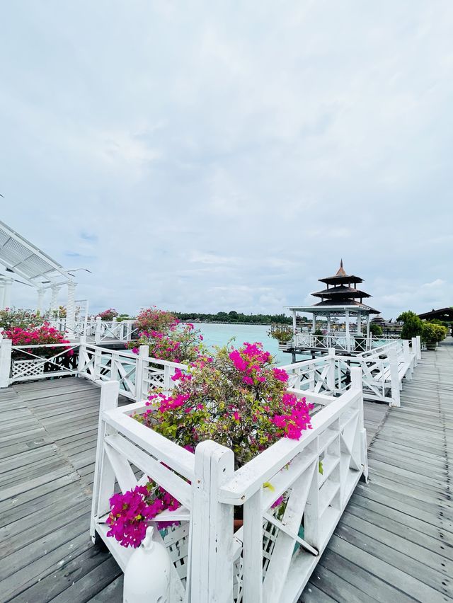 MABUL WATER BUNGALOWS