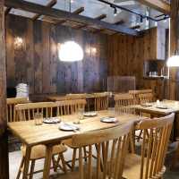 隱於豪宅區的歐式小木屋