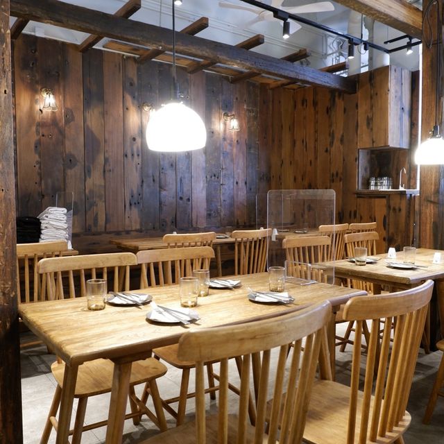 隱於豪宅區的歐式小木屋 隱於豪宅區的歐式小木屋