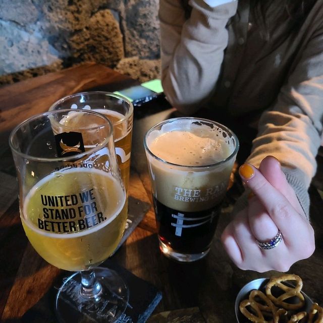 제주 연동 맛집)스톤아일랜드탭하우스 - 수제맥주를 취향대로 따라 먹을 수 있는 제주 현지인 술집