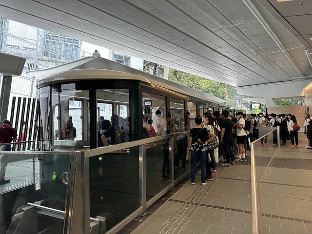 本地遊 | 坐第六代山頂纜車上山頂