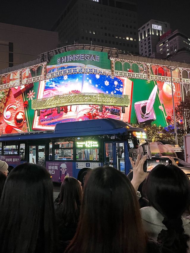 서울 명동 크리스마스 신세계백화점 미디어파사드