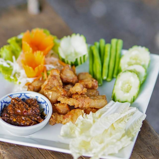 ส้มตำเตียงนอน Som Tum Tyeong Non