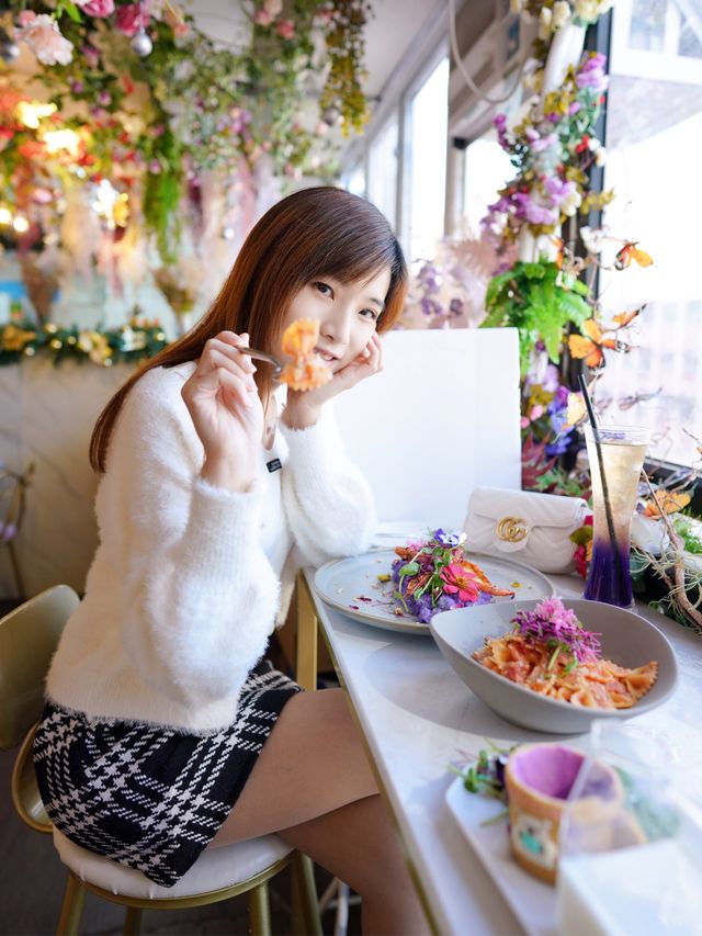 銅鑼灣海景打卡花花餐廳