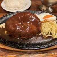 ハンバーグ激戦区におけるハンバーグ四天王の一つと言われるキッチンチェック