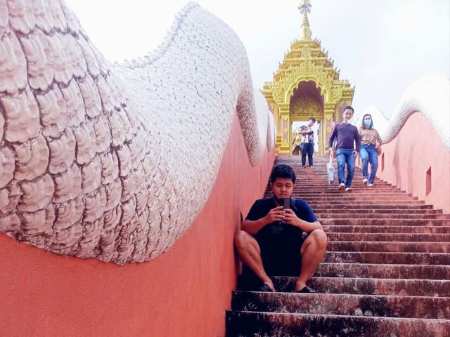 วัดสวยบนยอดดอยพระฌาน