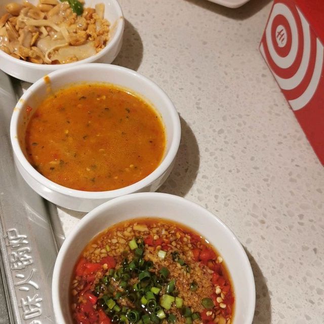 hai Di lao outlet with robotic kitchen 
