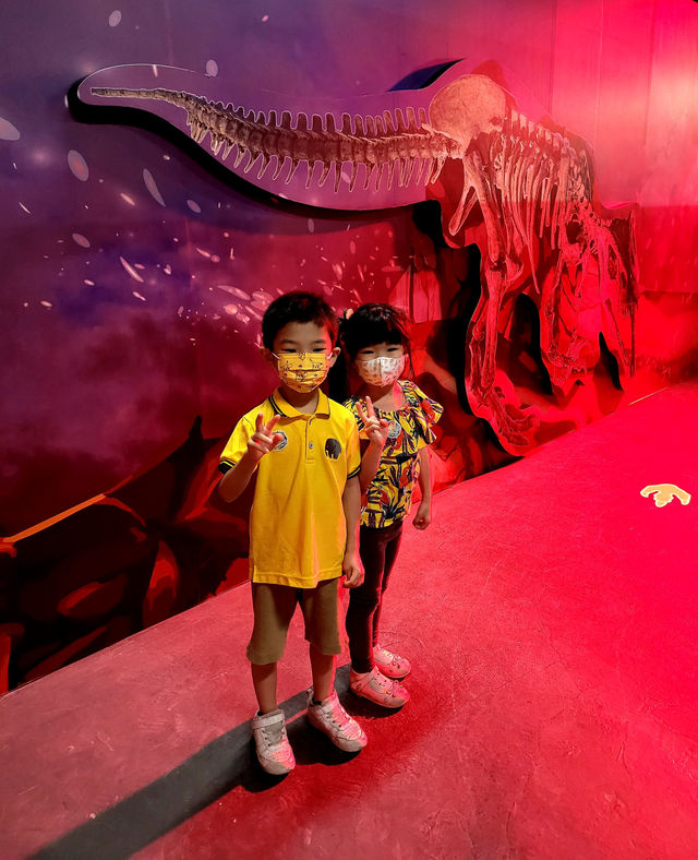 [ 親子好去處]  走進侏羅紀恐龍樂園探險